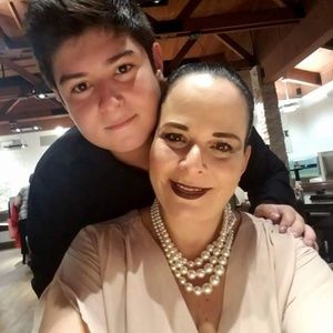 Meet your Posher, Dulce